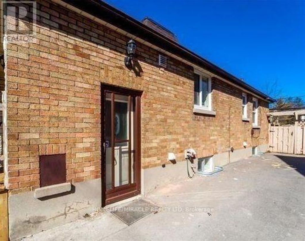 Basement Unit - 97 Central Park Boulevard N, Oshawa (o'neill)