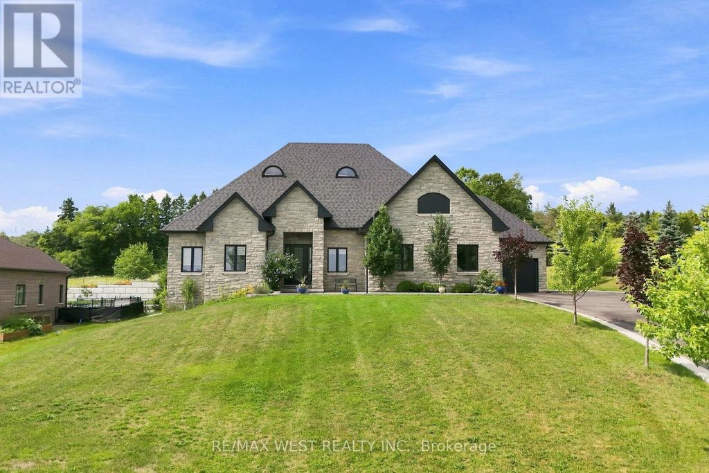 9450 Wellington Road 124, Erin