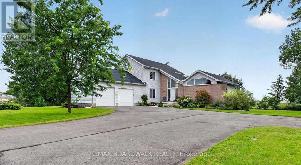 10104 Marionville Road, North Dundas