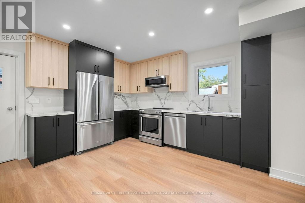 2 - 412 Glenholme Avenue, Toronto (oakwood Village)