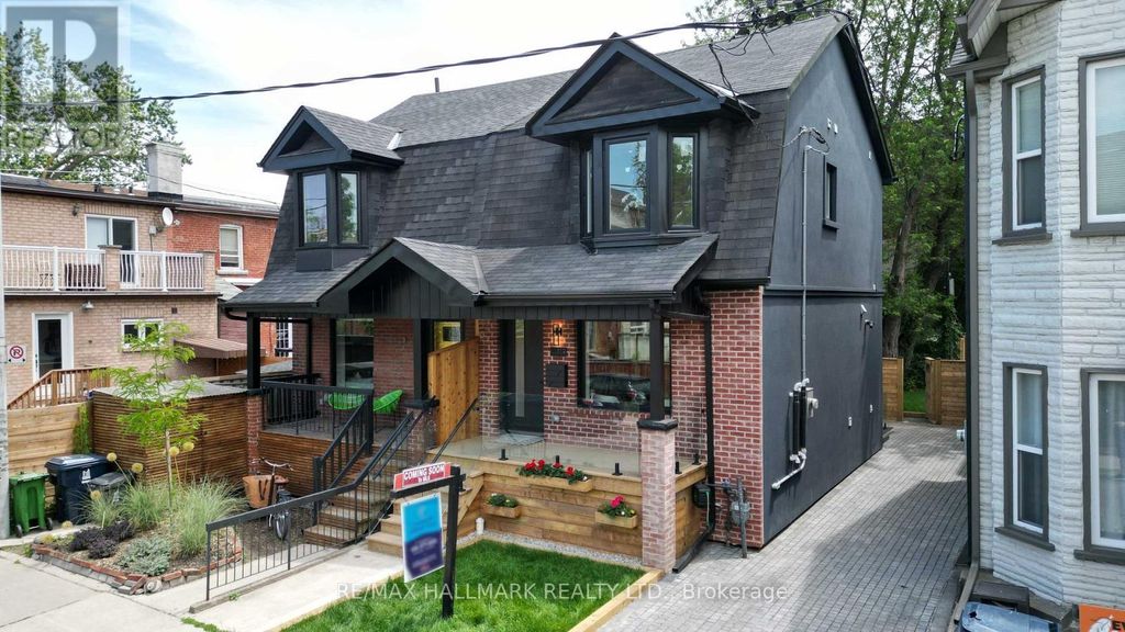 1 1/2 Delaney Crescent, Toronto (little Portugal)