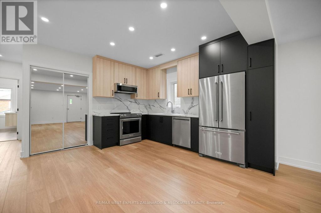 3 - 412 Glenholme Avenue, Toronto (oakwood Village)