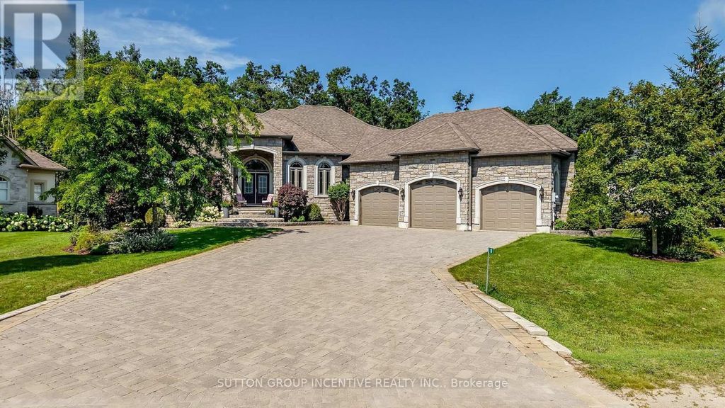 18 Lloyd Cook Drive W, Springwater (snow Valley)
