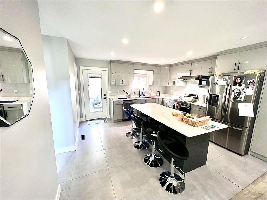 7376 123 Street, Surrey