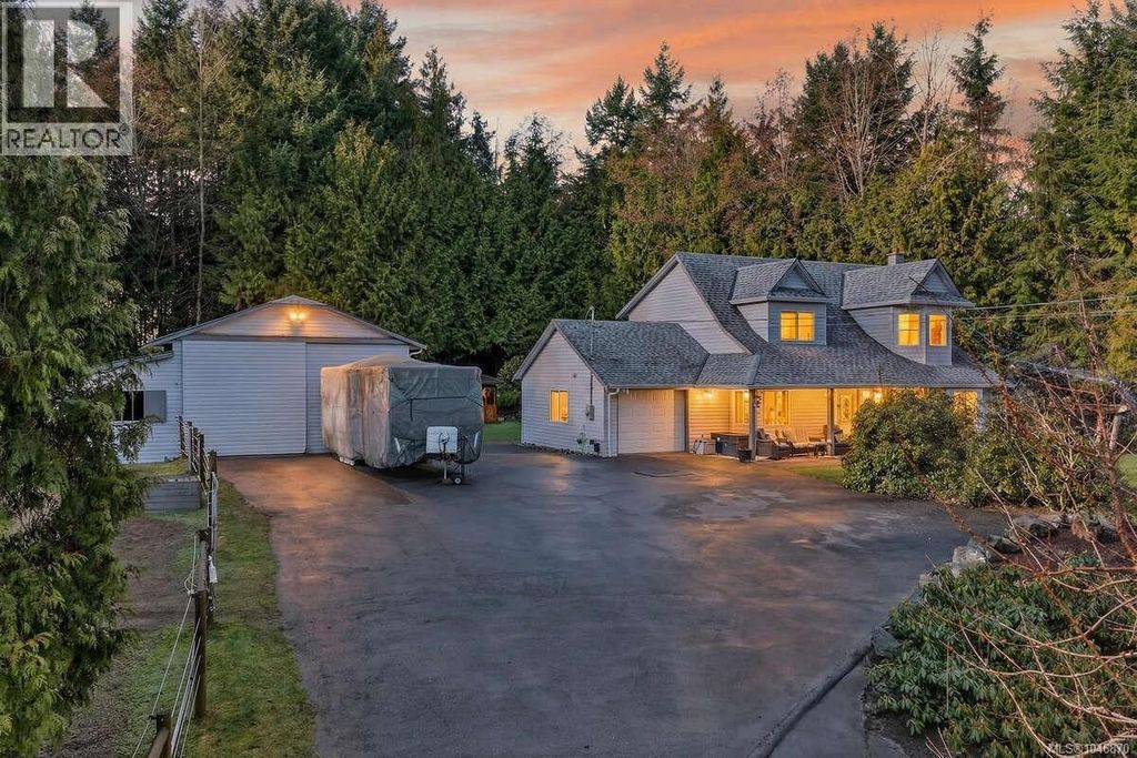 1136 Corcan Rd, Qualicum Beach