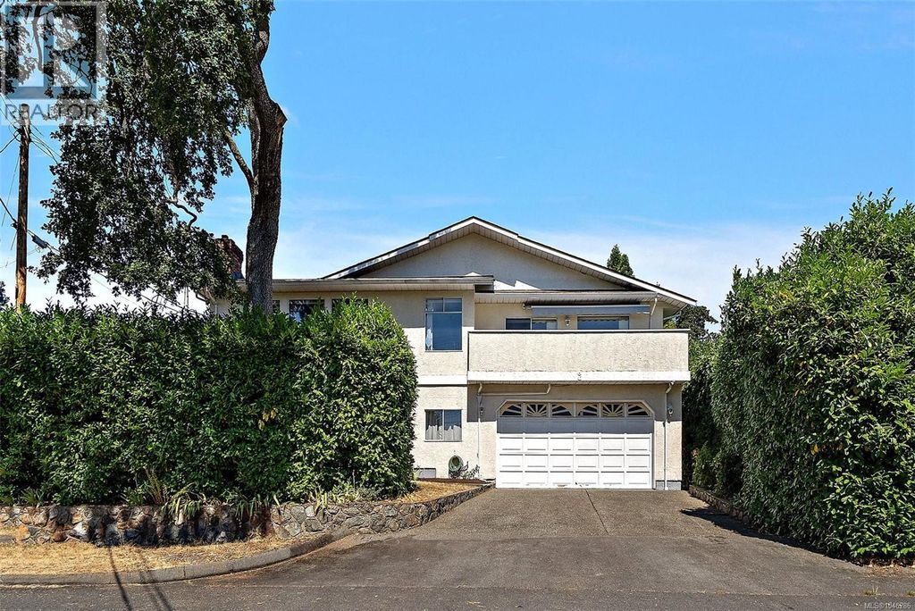 3301 Argyle Pl, Saanich