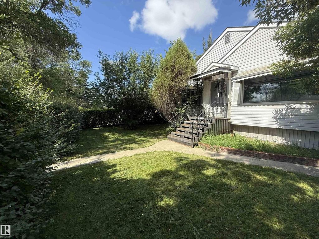 14810 104 Av Nw, Edmonton