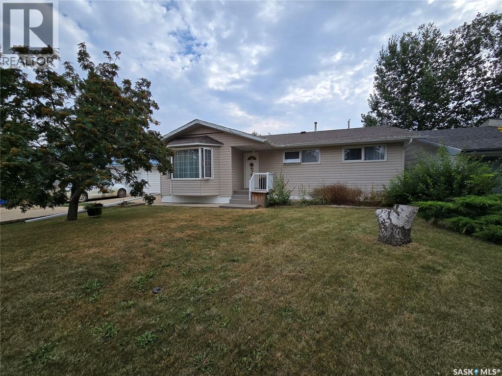 311 Eisenhower Street, Midale