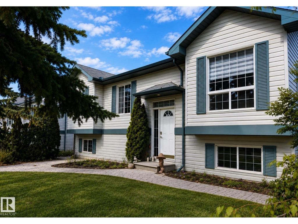 4 Spruce Meadow Ln, Bon Accord