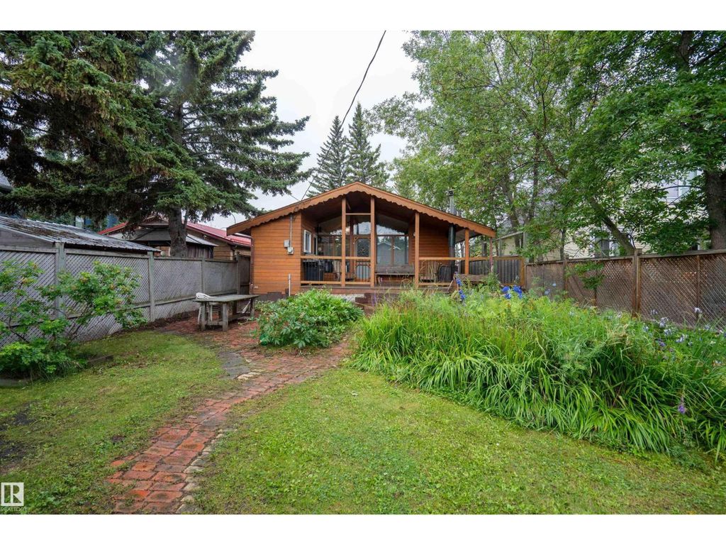 5011 38 Street, Sylvan Lake