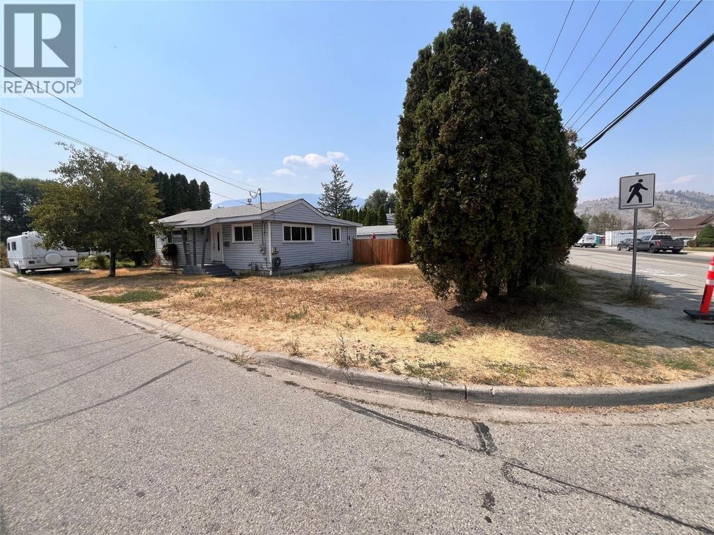 302 Green Avenue W, Penticton