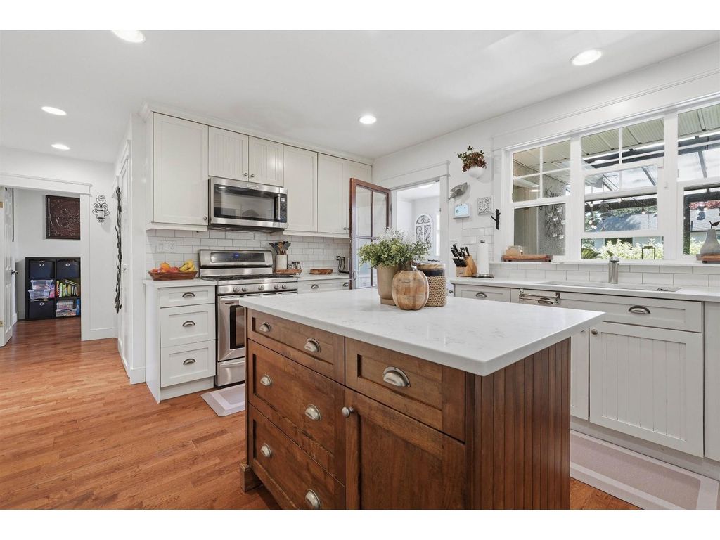 1425 129 Street, Surrey
