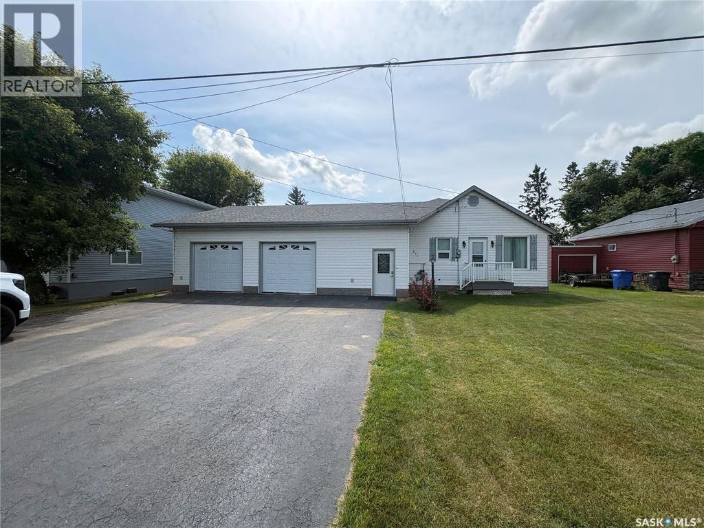 511 Road Avenue E, Langenburg