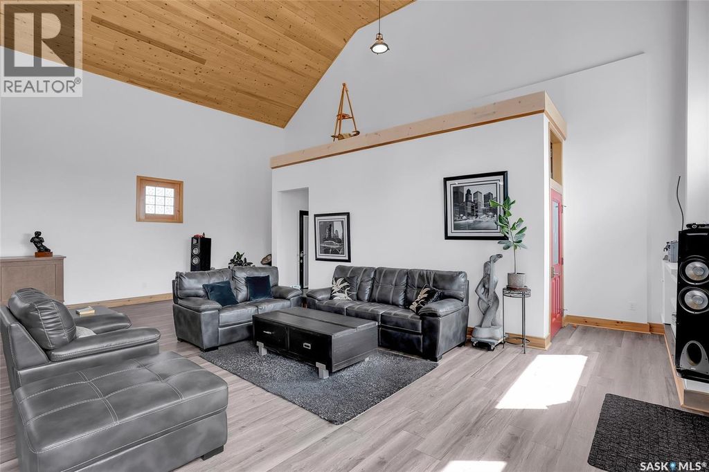 310 F Avenue S, Saskatoon