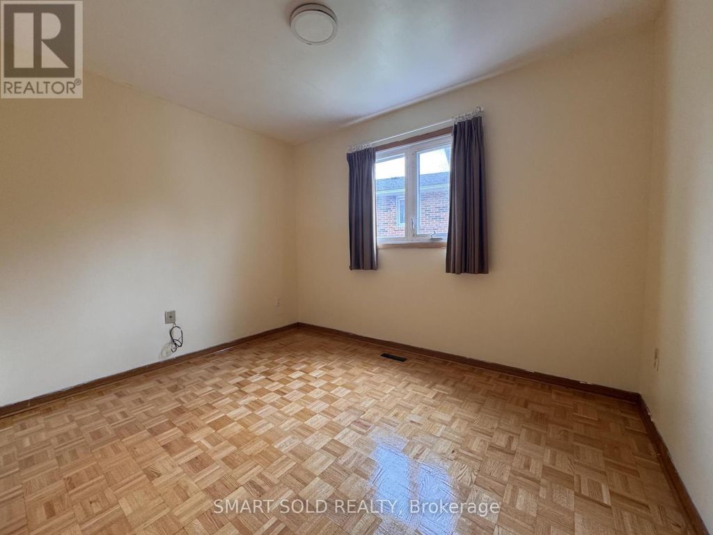243 Shawnee Circle, Toronto (pleasant View)