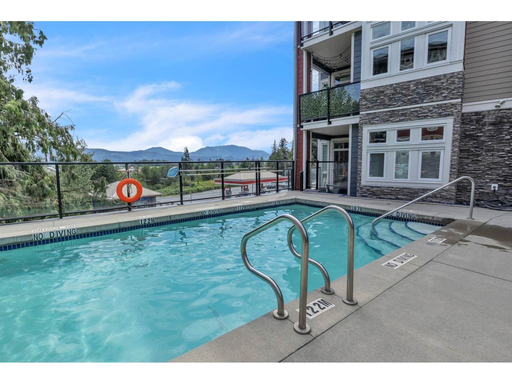 115 2242 Whatcom Road, Abbotsford