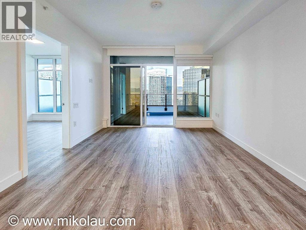 2xxx 6511 Sussex Avenue, Burnaby