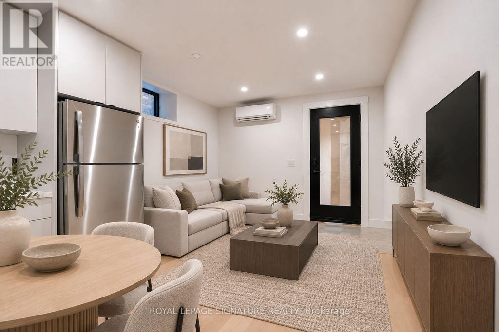 2 - 390 Palmerston Boulevard, Toronto (palmerston-Little Italy)