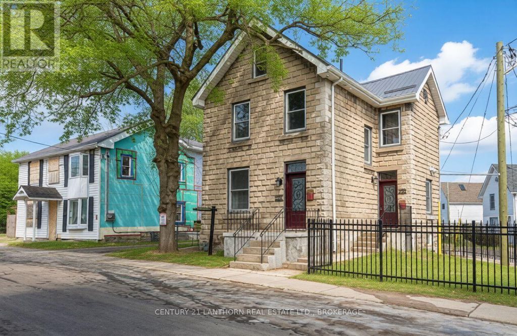 1 - 45 Chestnut Street, Kingston (east Of Sir John A. Blvd)