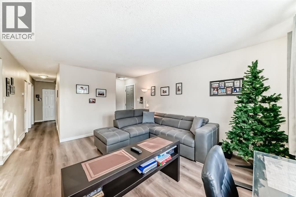 3221 32a Avenue Se, Calgary