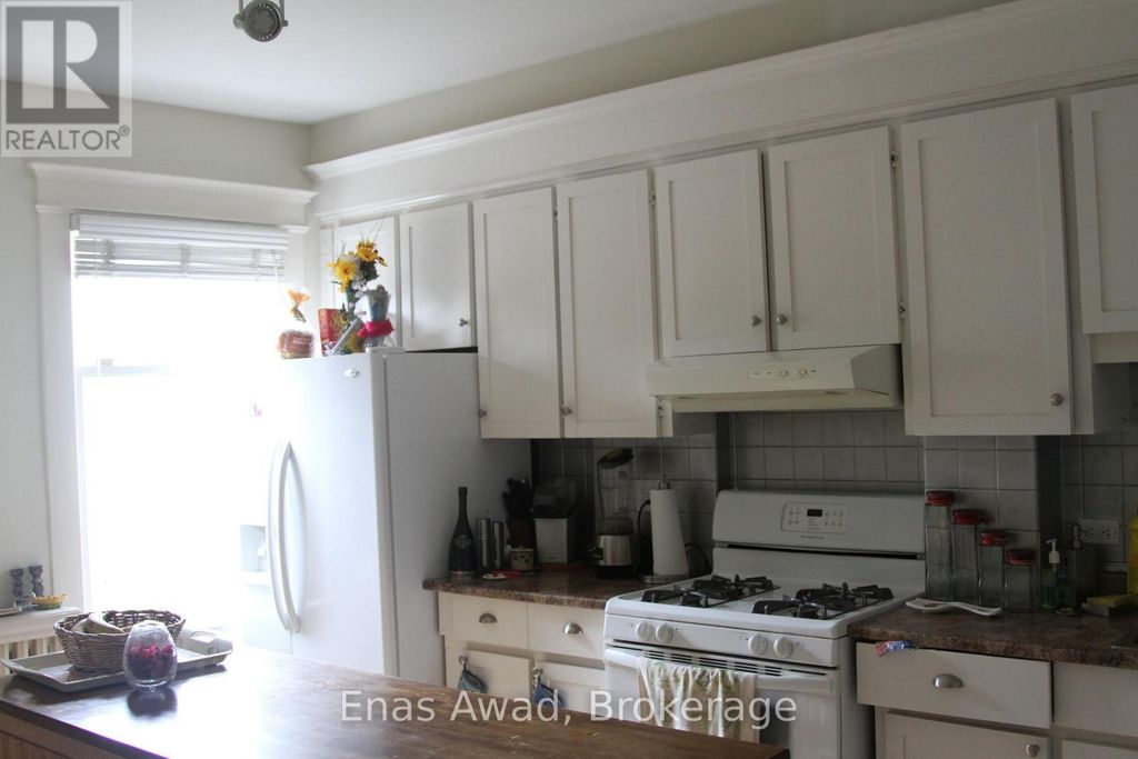 738 Manning Avenue, Toronto (annex)