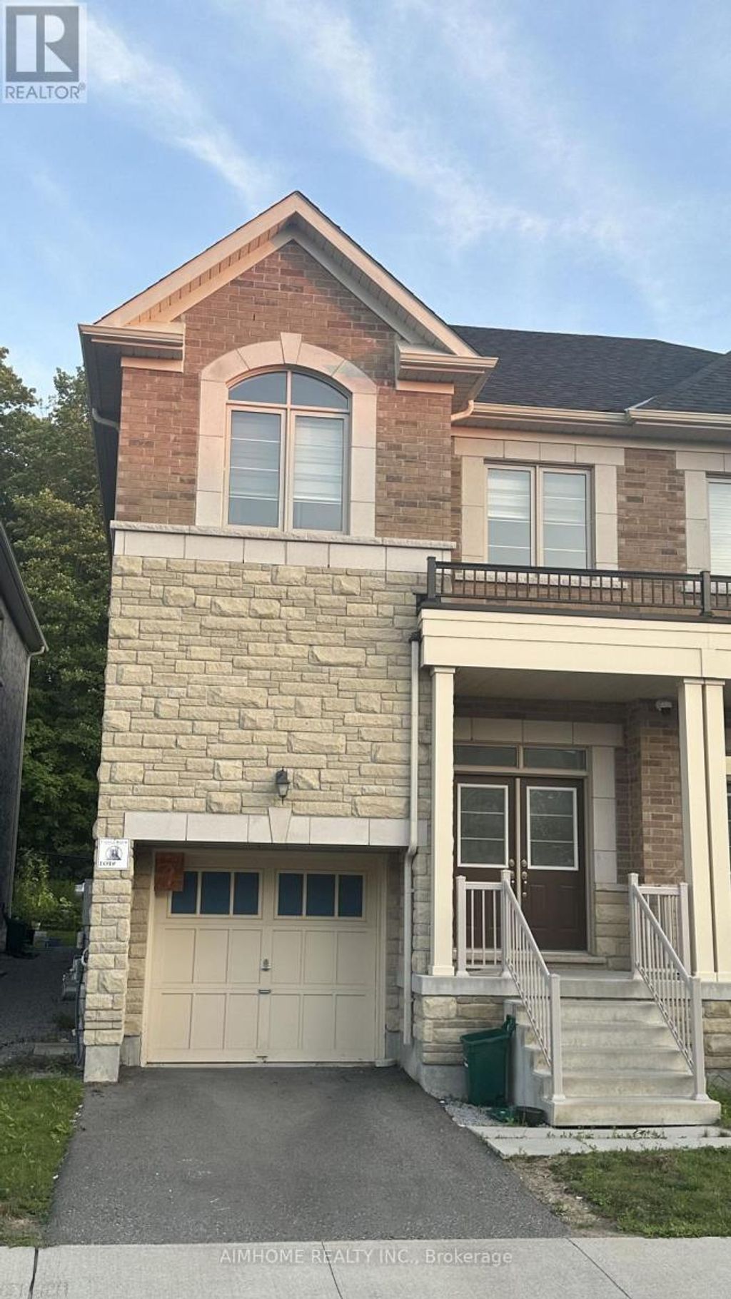 52 Liam Lane, Markham (cedarwood)
