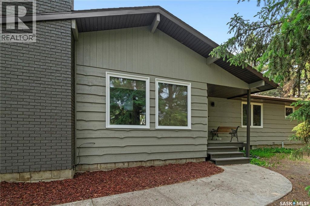706 2nd Avenue, Borden