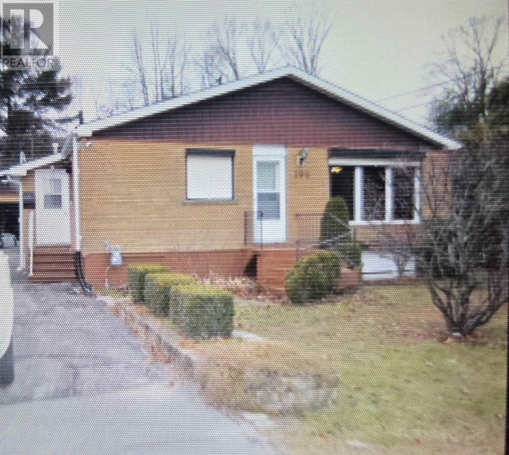 190 Axmith Ave, Elliot Lake