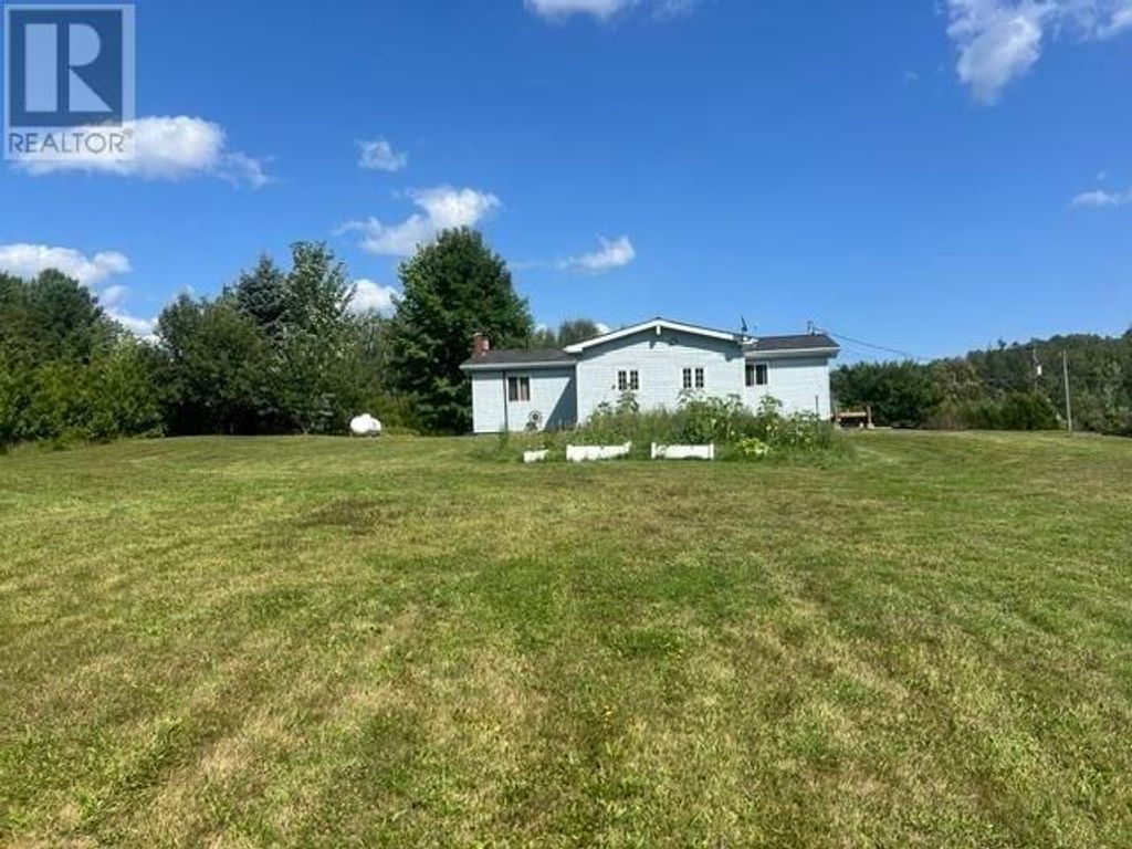 575 Granary Lake Rd, Blind River