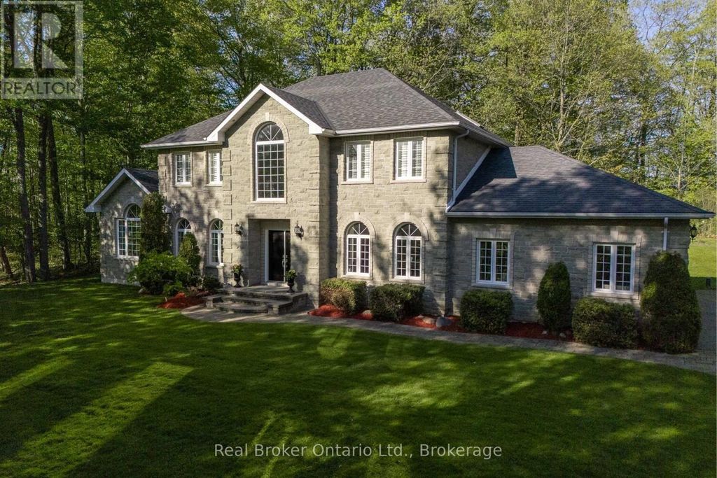 9 Paige Court, Hamilton Township