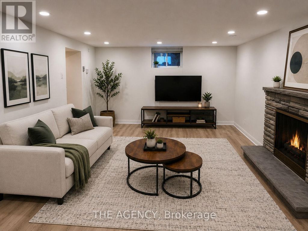 Basement - 26 Beaverbrook Avenue, Toronto (princess-Rosethorn)