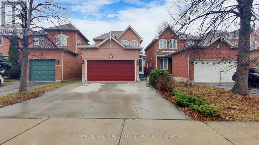 47 Hood Crescent, Brampton (fletcher's West)