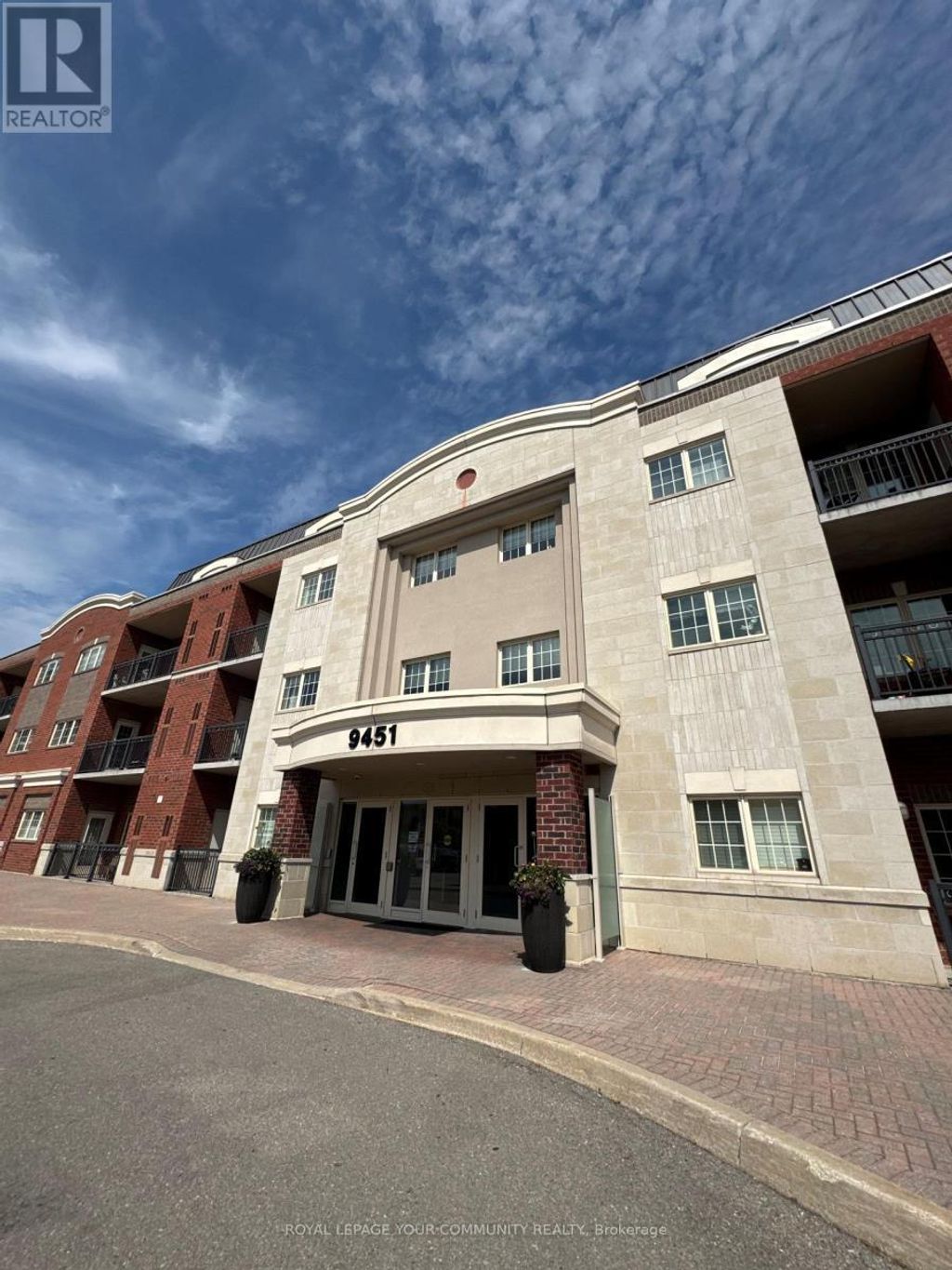 301 - 9451 Jane Street, Vaughan (maple)