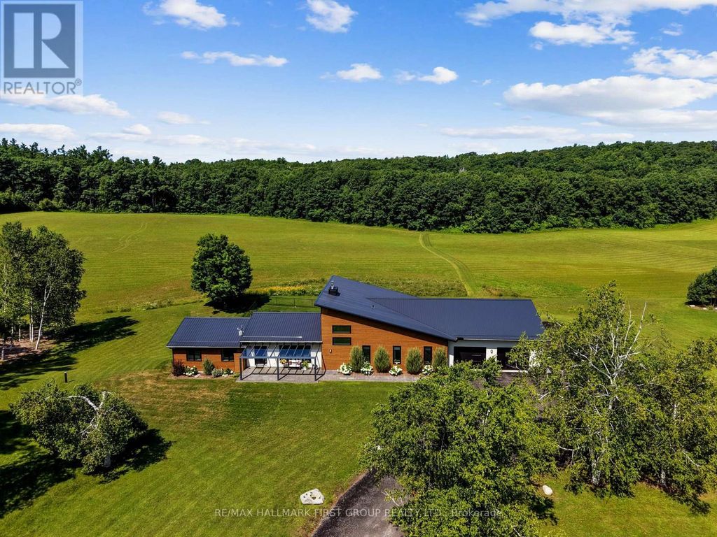 4566 Harwood Road, Hamilton Township