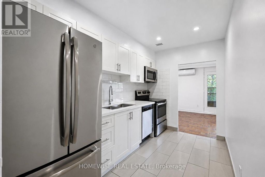 401 - 2500 Bathurst Street, Toronto (forest Hill North)