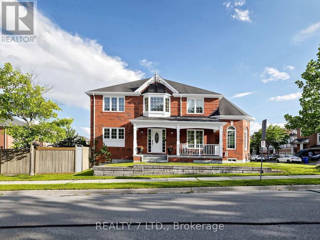 330 Cheryl Mews Boulevard, Newmarket (woodland Hill)