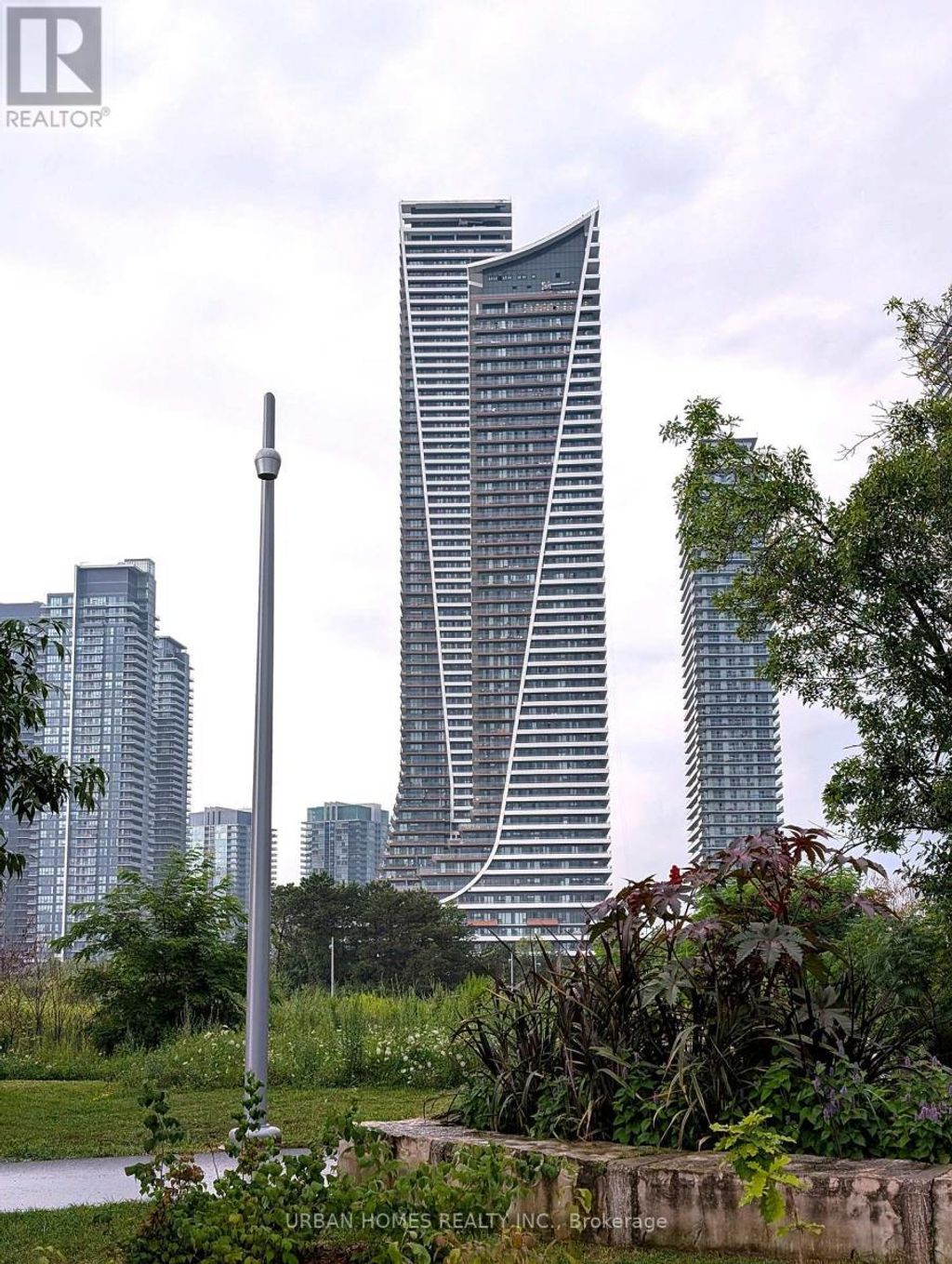 1512 - 30 Shore Breeze Drive, Toronto (mimico)