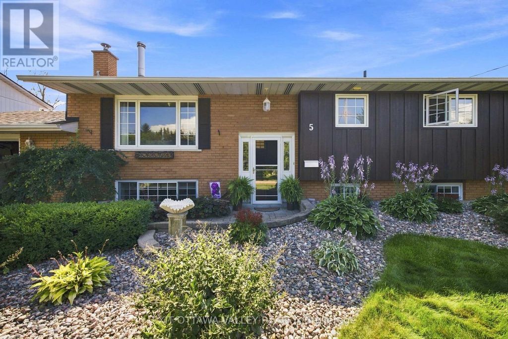 5 Valley Street, Laurentian Valley