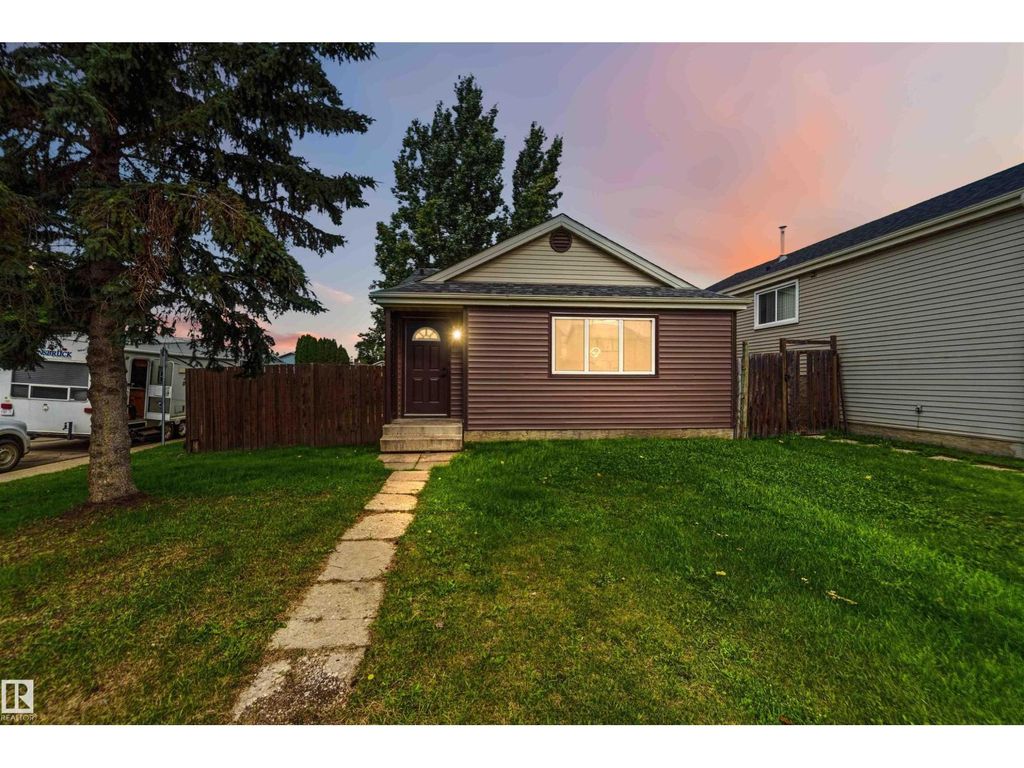 120 Birch Dr, Gibbons