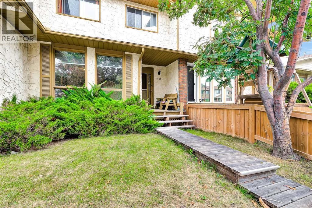 151 Midbend Place Se, Calgary