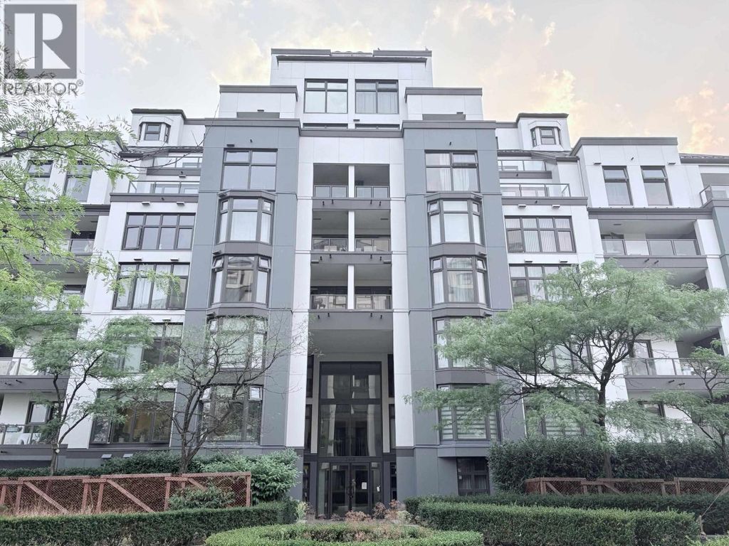 209 2468 E Broadway, Vancouver