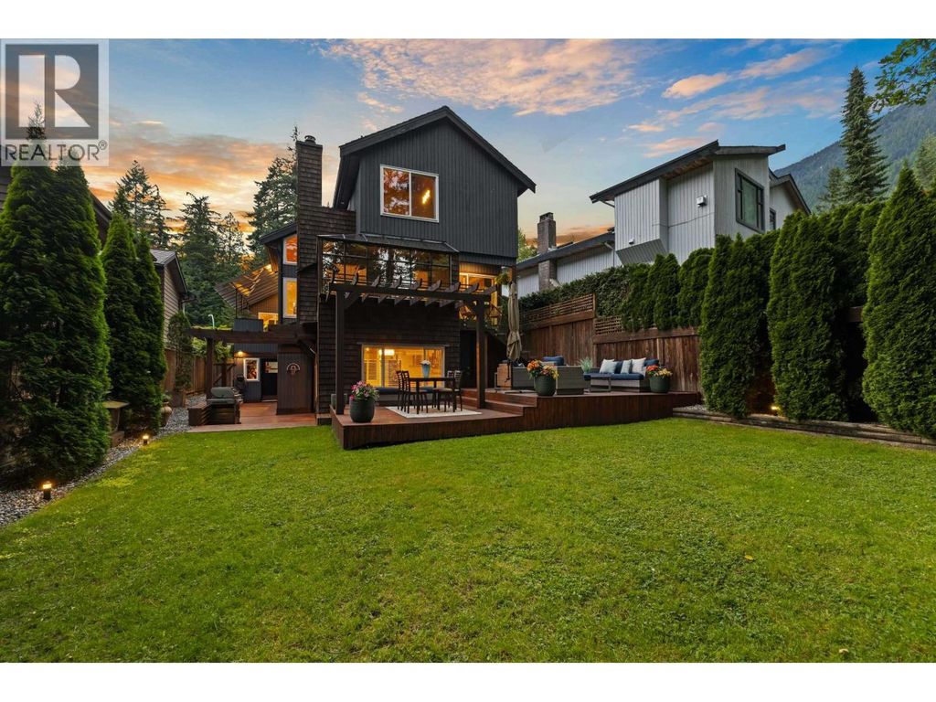 5522 Deerhorn Lane, North Vancouver