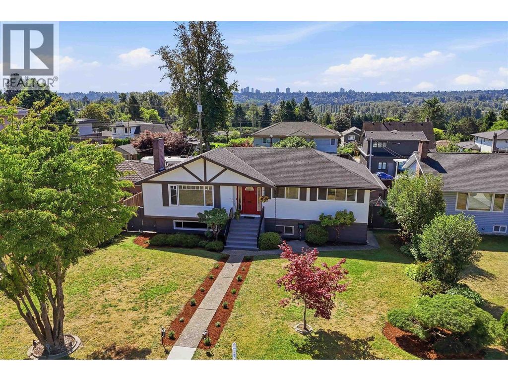 6876 Hycrest Drive, Burnaby