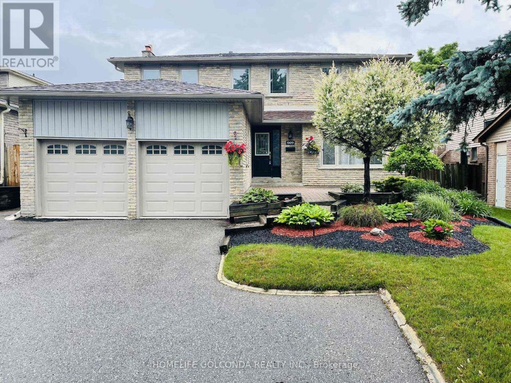 Upper Level - 909 Ferndale Crescent, Newmarket (gorham-College Manor)