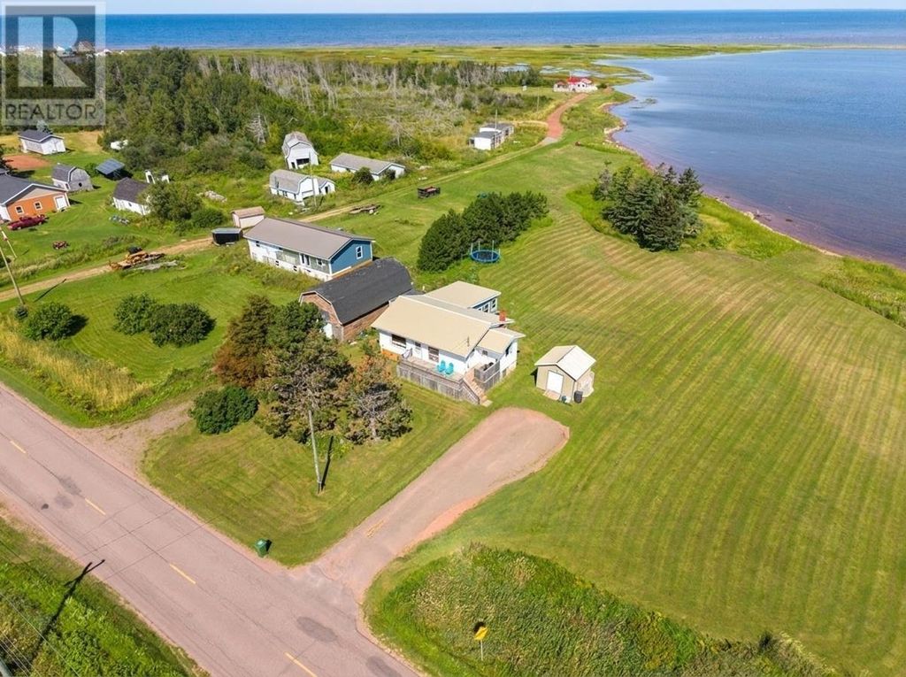 8185 Route 11, Maximeville