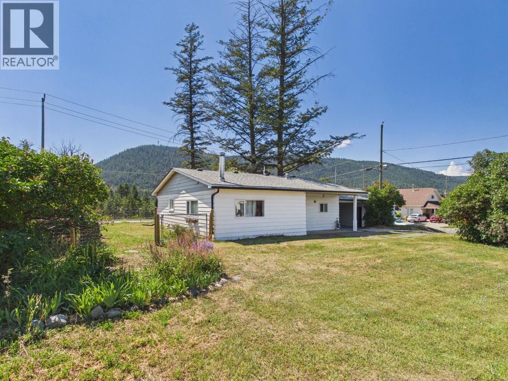 2020 N Mackenzie Avenue, Williams Lake