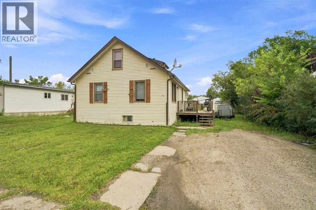 918 3 Avenue, Beaverlodge