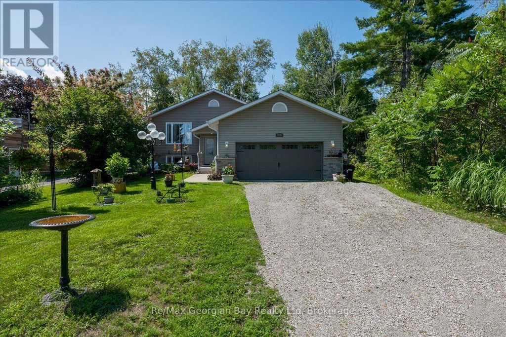 110 Maskinonge Road, Tay