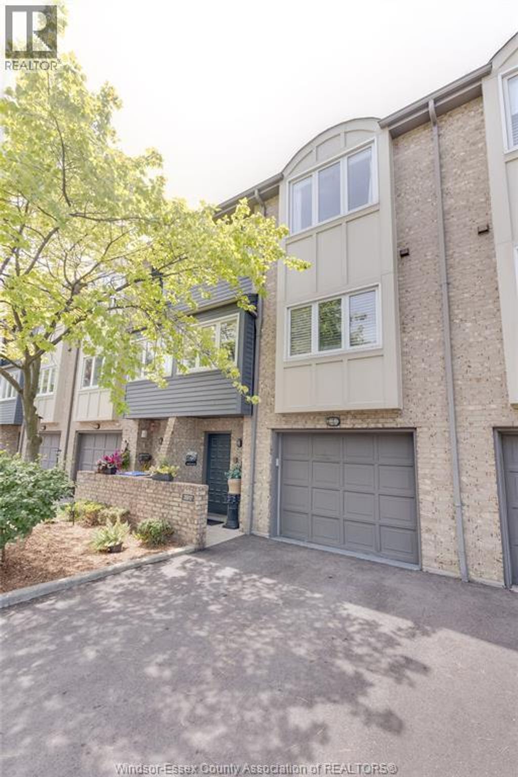 3917 Riverside East Unit# 9-3917, Windsor