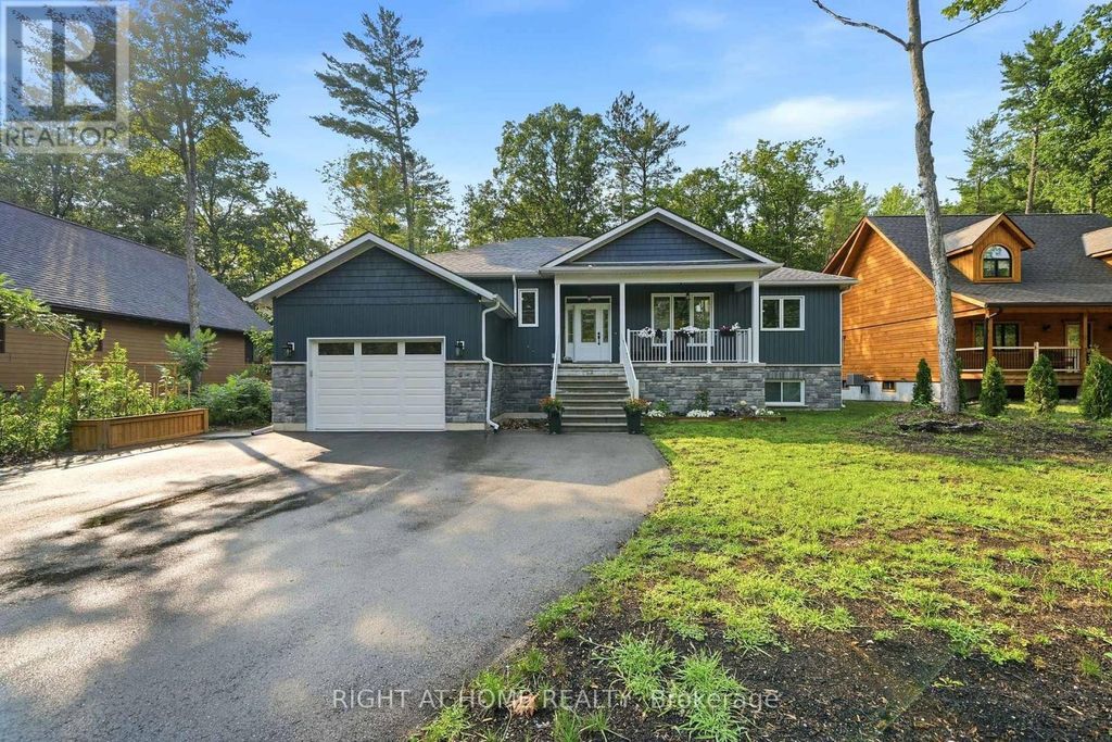 48 Nicole Boulevard, Tiny
